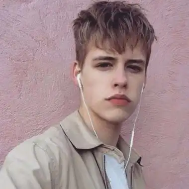 6686体育铜牌作者Lilah