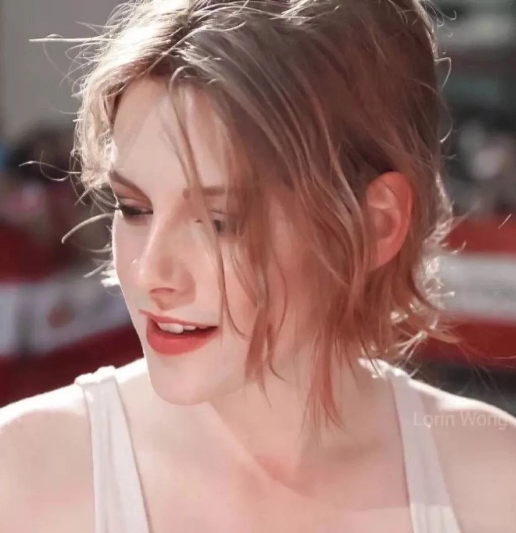 6686体育首席作者Elodie